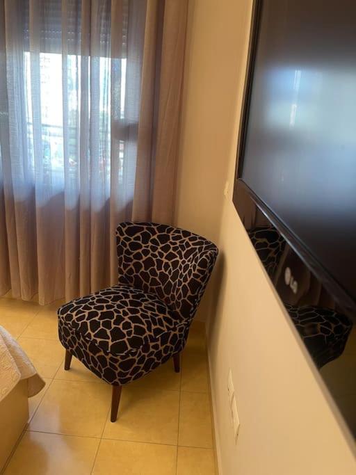 Stylish Central Apartment Tirana Exterior foto
