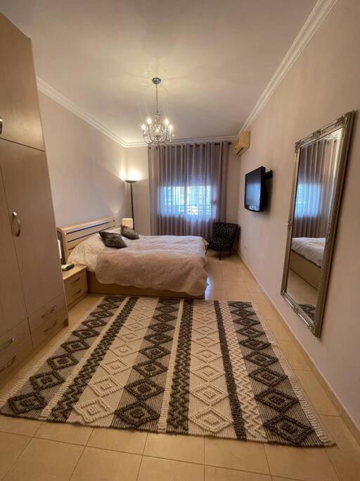 Stylish Central Apartment Tirana Exterior foto